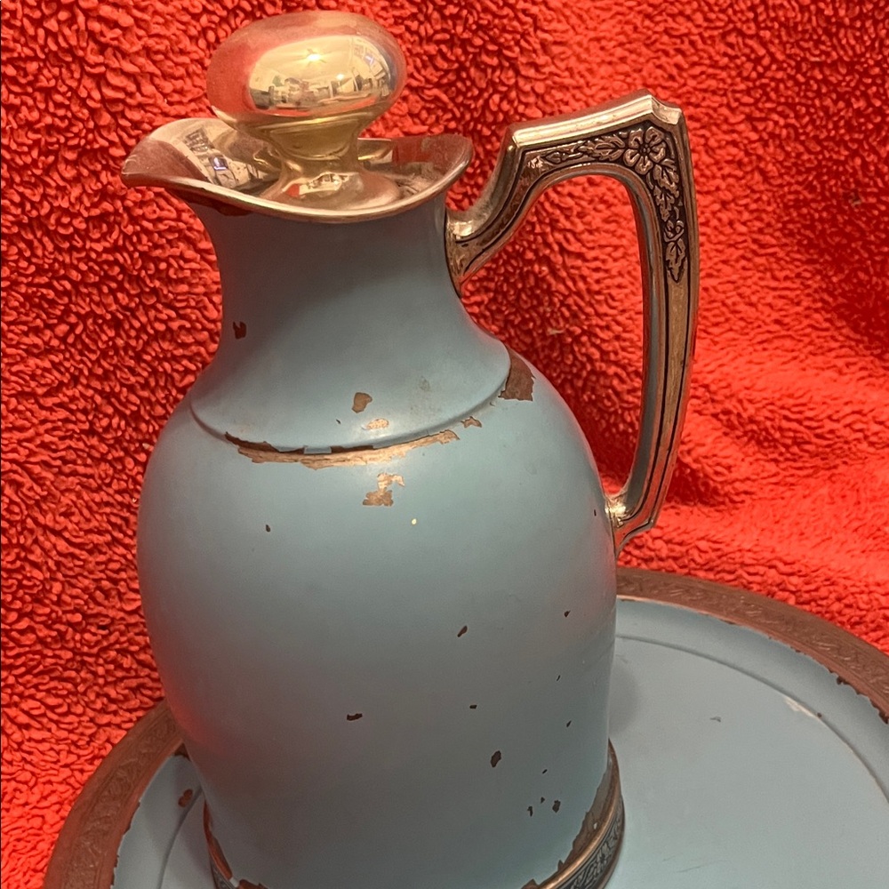 Universal Blue and Silver insulated carafe set.